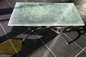 Table en verre éclaté