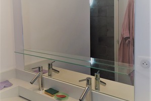 Miroir avec tablette en verre